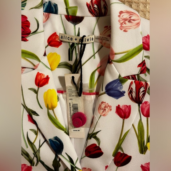 NWT $550 ALICE + OLIVIA Macy Floral Crepe Fitted Blazer, Color KISS MY TULIPS, - Picture 14 of 17